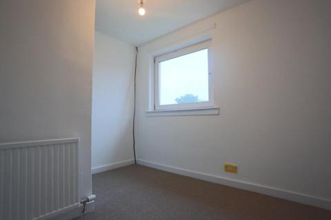 3 bedroom terraced house to rent, St Katherine's Crescent, Gracemount, Edinburgh, EH16