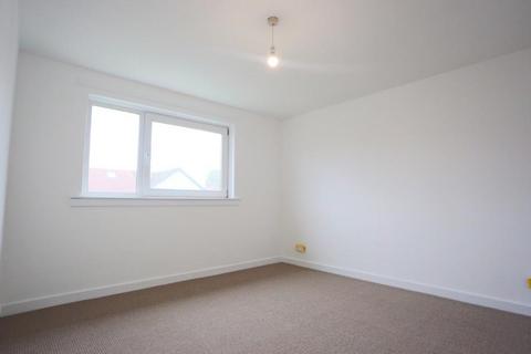 3 bedroom terraced house to rent, St Katherine's Crescent, Gracemount, Edinburgh, EH16