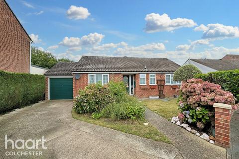 2 bedroom detached bungalow for sale, Green Acres Road, Colchester