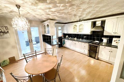 34 Waye Avenue, Hounslow, TW5 9SE