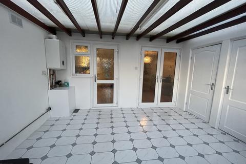 34 Waye Avenue, Hounslow, TW5 9SE