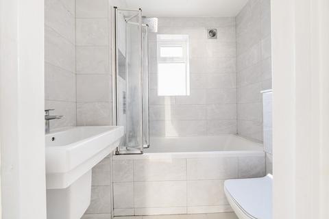 33 Charter Road, Kingston Upon Thames, KT1 3PY