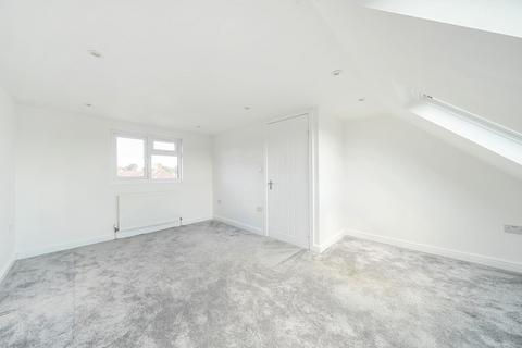 33 Charter Road, Kingston Upon Thames, KT1 3PY