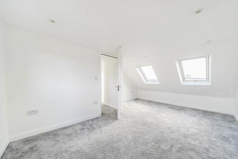 33 Charter Road, Kingston Upon Thames, KT1 3PY