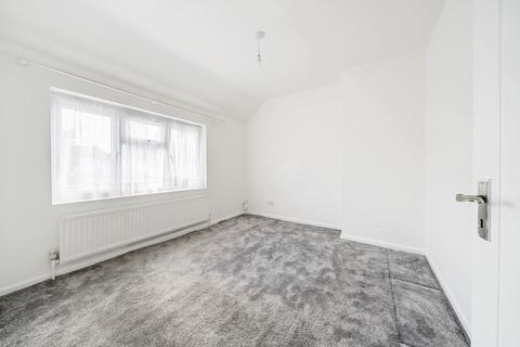 33 Charter Road, Kingston Upon Thames, KT1 3PY