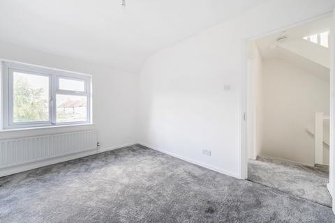33 Charter Road, Kingston Upon Thames, KT1 3PY