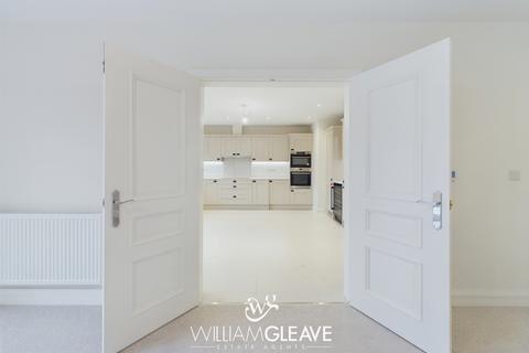 4 bedroom bungalow for sale, Livingstone Place, St Asaph LL17