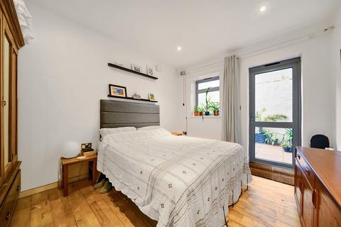 1 bedroom apartment for sale, Loampit Hill, London