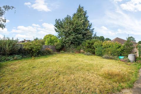 3 bedroom bungalow for sale, Leatherhead Road, Great Bookham, KT23