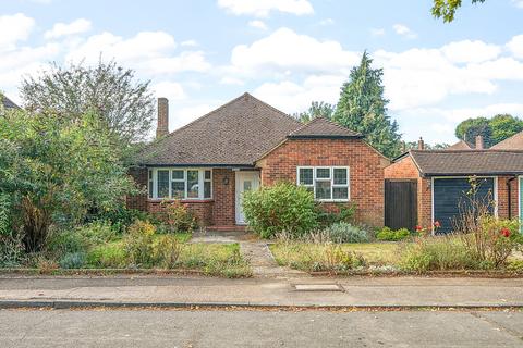 3 bedroom bungalow for sale, Leatherhead Road, Great Bookham, KT23