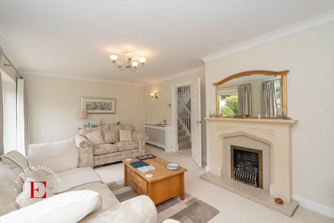 4 bedroom detached house for sale, De Montfort Road, Kenilworth