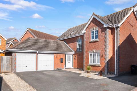 4 bedroom detached house for sale, 47 Peninsula Road, Norton, Worcester.  WR5 2SE