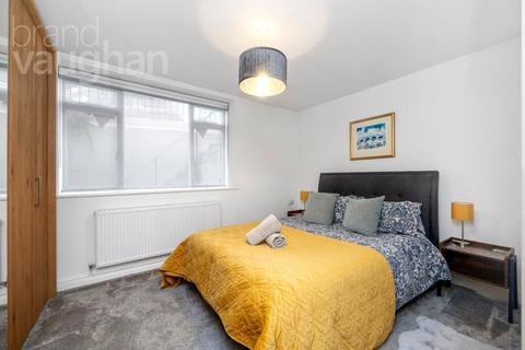 2 bedroom flat for sale, Clarence Square, Brighton, East Sussex, BN1