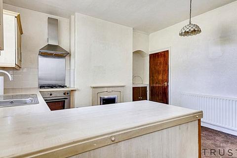 2 bedroom terraced house for sale, Westfield Avenue, Earlsheaton, Dewsbury, West Yorkshire, WF12 8EZ