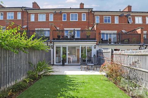 8 Mowbray Close, Epping, CM16 5AZ