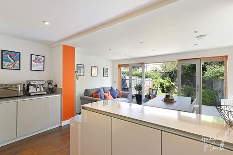 8 Mowbray Close, Epping, CM16 5AZ