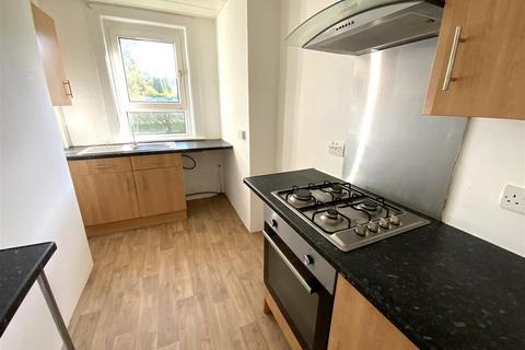 2 bedroom apartment to rent, Roukenburn Street, Thornliebank, Glasgow