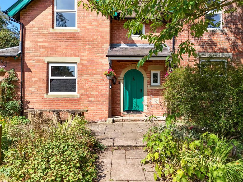 Riverbank Cottage Main Doorway