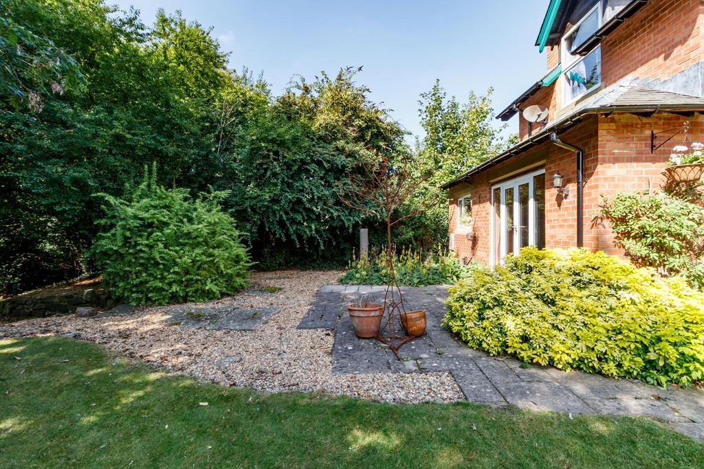 Rear Patio Garden