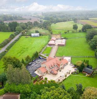 5 bedroom detached house for sale, Aberford Road, Leeds LS15