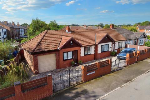 4 bedroom semi-detached house for sale, Hastings Road, Prestwich, M25