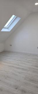 3 bedroom flat to rent, Hardinge Road, London