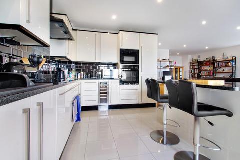 Apartment 1, 2 Cliff Way, Frinton-on-sea, CO13 9NL