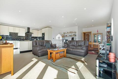 Apartment 1, 2 Cliff Way, Frinton-on-sea, CO13 9NL