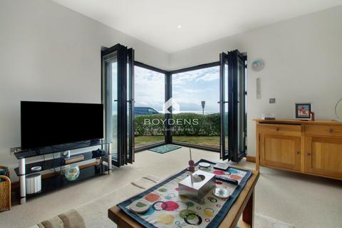Apartment 1, 2 Cliff Way, Frinton-on-sea, CO13 9NL