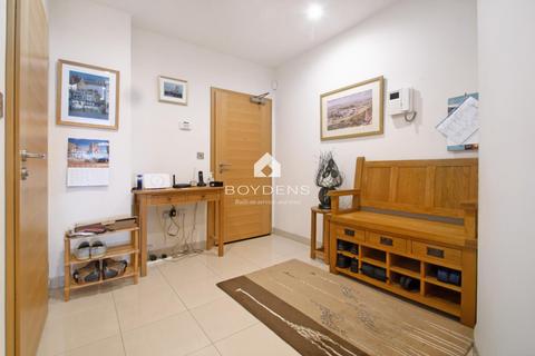 Apartment 1, 2 Cliff Way, Frinton-on-sea, CO13 9NL