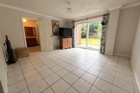 5 bedroom terraced house to rent, Marlyns Close, Burpham GU4