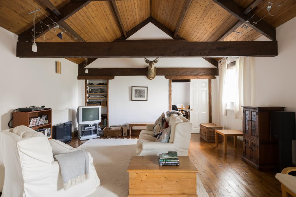 Apartment Living Rm