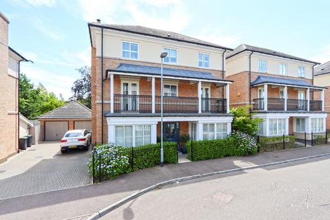 33 Buckingham Road, Epping, CM16 5AF