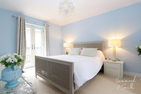 33 Buckingham Road, Epping, CM16 5AF