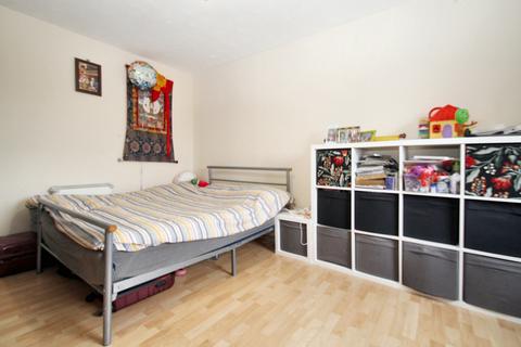 Studio for sale, Verona Close, UXBRIDGE, Greater London