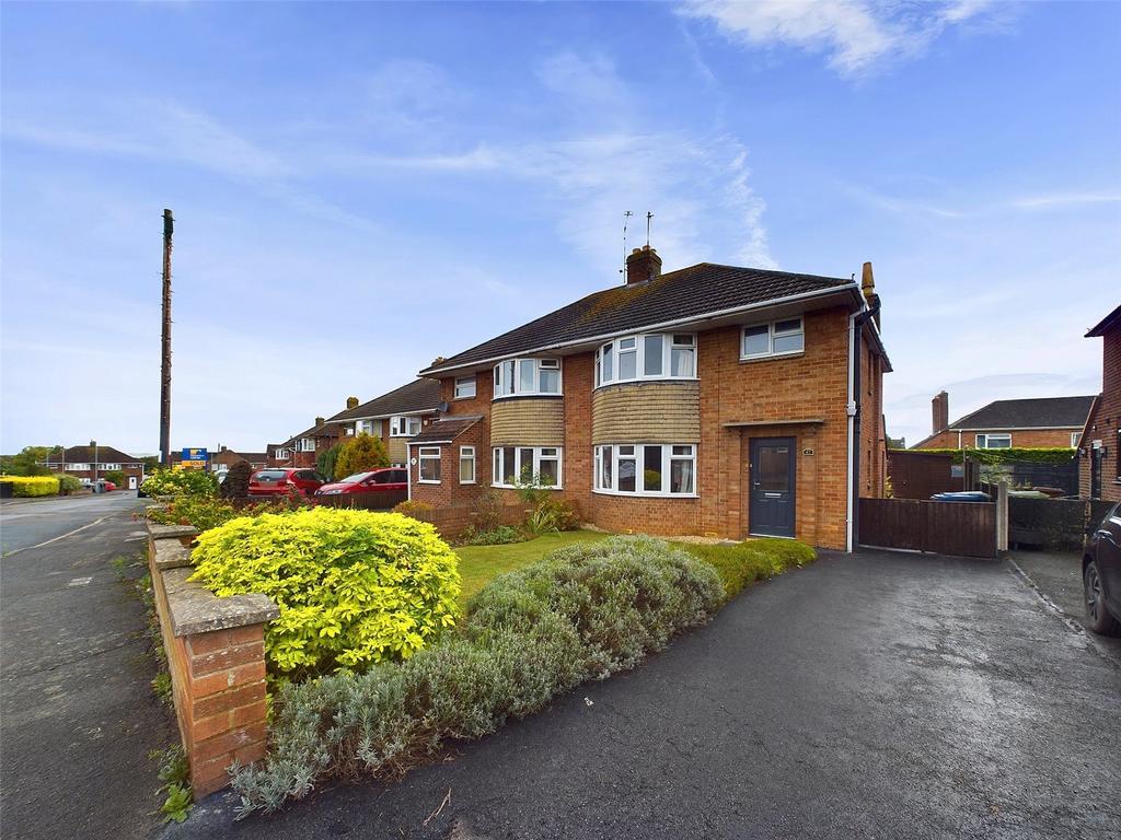 Chosen Drive, Churchdown, Gloucester... 3 bed semidetached house for