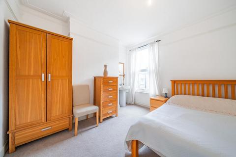 3 bedroom maisonette for sale, Fieldhouse Road, London