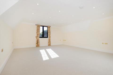 2 bedroom flat for sale, Newlands Court, Evesham Road, Stow-on-the-Wold, Gloucestershire, GL54