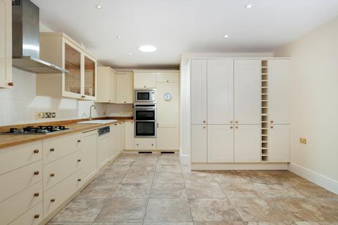 2 bedroom retirement property for sale, Newlands Court, Evesham Road, Stow-on-the-Wold, Gloucestershire, GL54