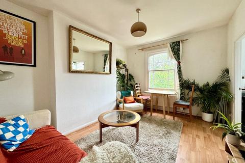 2 bedroom flat to rent, Wray Crescent, Finsbury Park