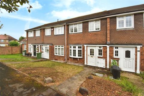 3 bedroom terraced house to rent, Takeley Close, Romford, RM5