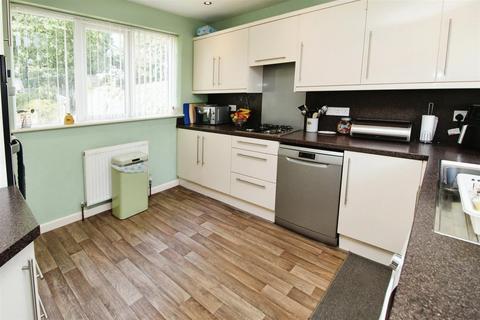 4 bedroom end of terrace house for sale, Cleckheaton Road, Bradford BD12