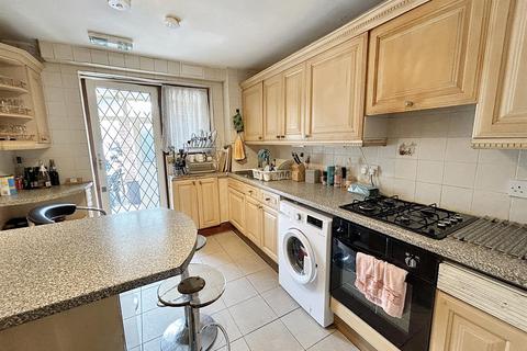 3 bedroom end of terrace house for sale, Borthwick Road, Stratford