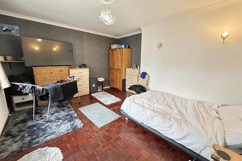 8 Borthwick Road, London, E15 1UD