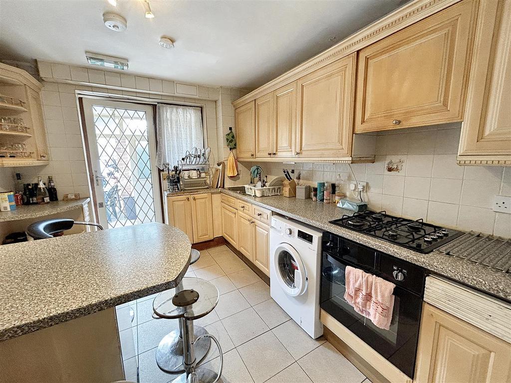 Kitchen: