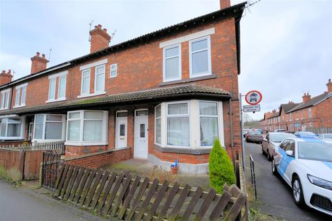 3 bedroom end of terrace house for sale, Barlby Road, Selby