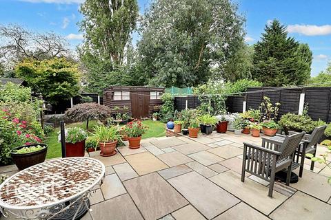 7 Marlyon Road, Ilford, IG6 3XW