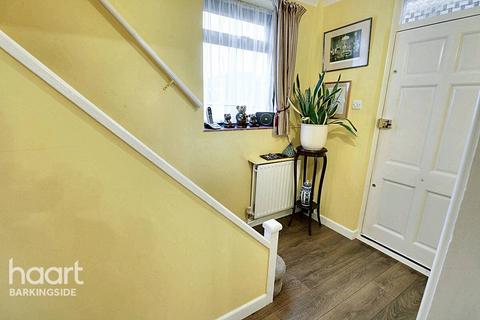 7 Marlyon Road, Ilford, IG6 3XW