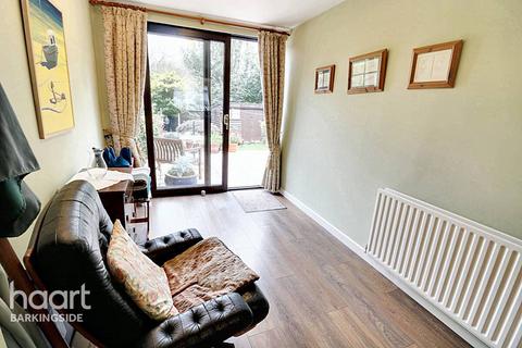 7 Marlyon Road, Ilford, IG6 3XW