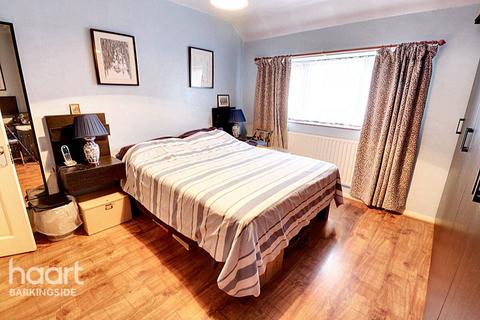 7 Marlyon Road, Ilford, IG6 3XW